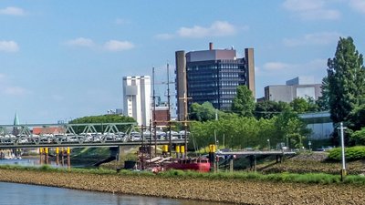 Alt: Produktionsstandort AB InBev in Bremen mit intelligenter Gebäude- und Prozesssteuerung